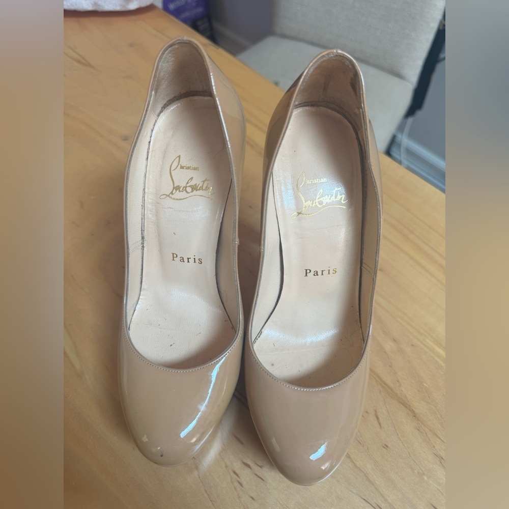 Louboutin size 35 heels